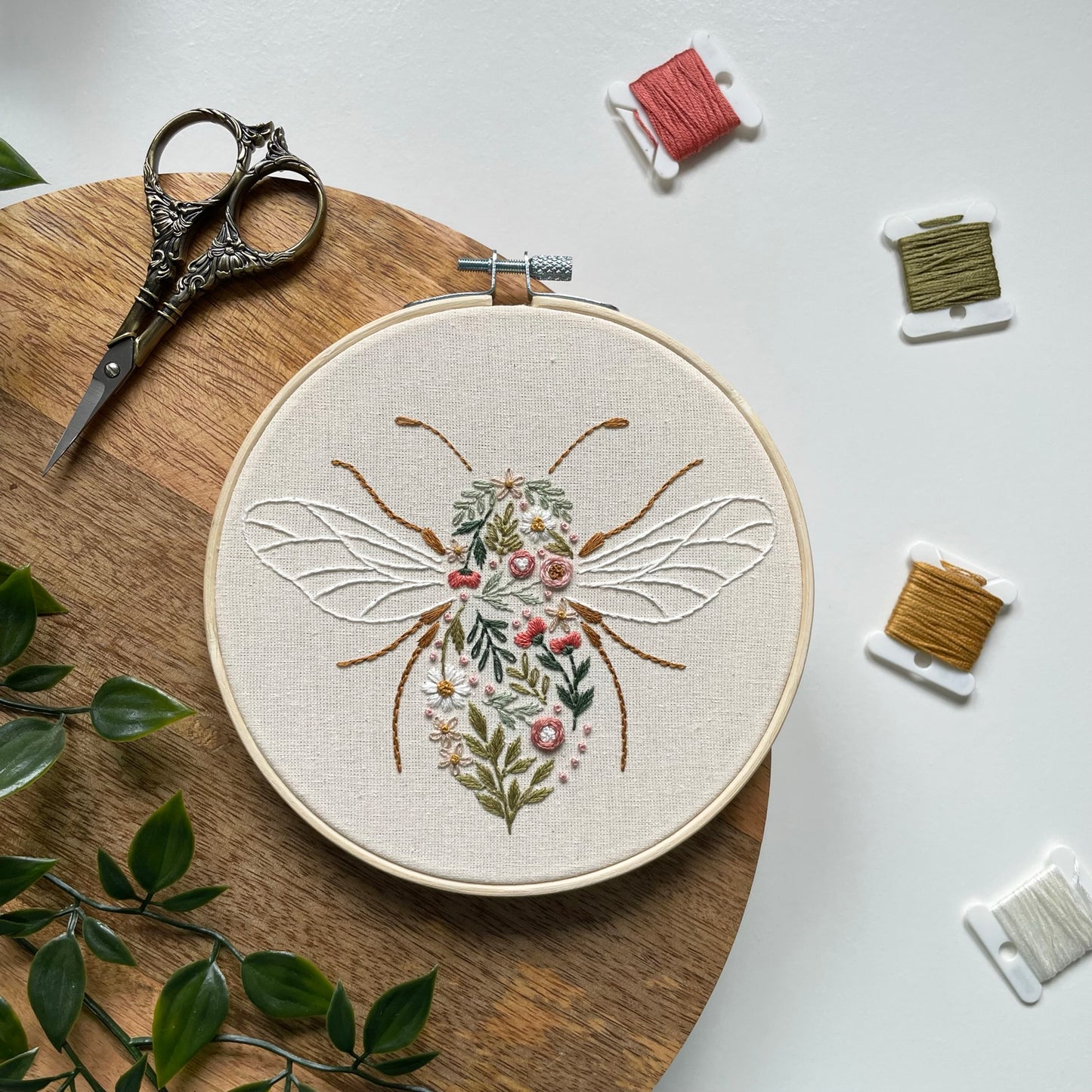 Wildflower Bee Embroidery Kit