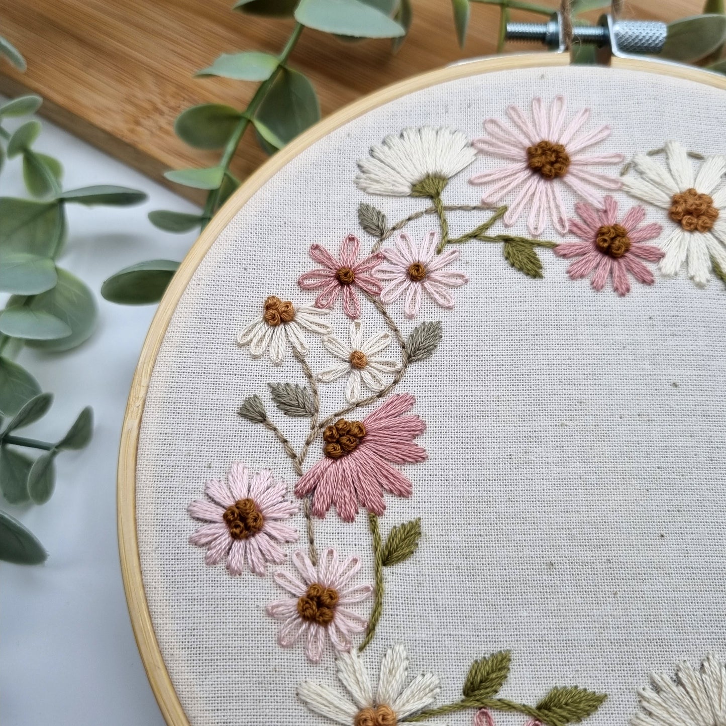 Daisy Chain Wreath Embroidery Kit